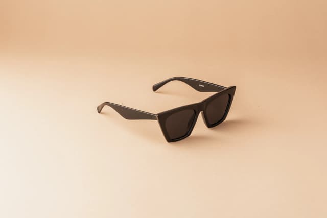 Brown Tortoiseshell Cat-Eye Sunglasses