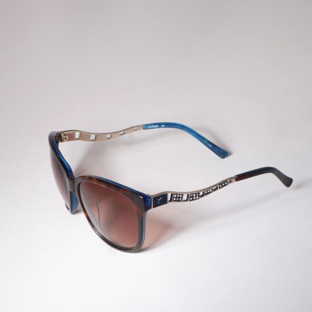 Classic Black Aviator Sunglasses